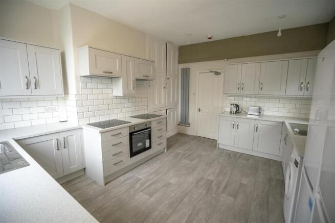 15 beach hill road kitchen.jpg