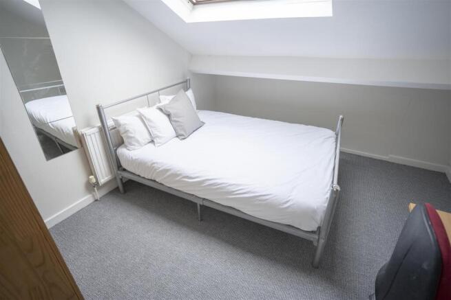 15 beach hill road bedroom 5.jpg