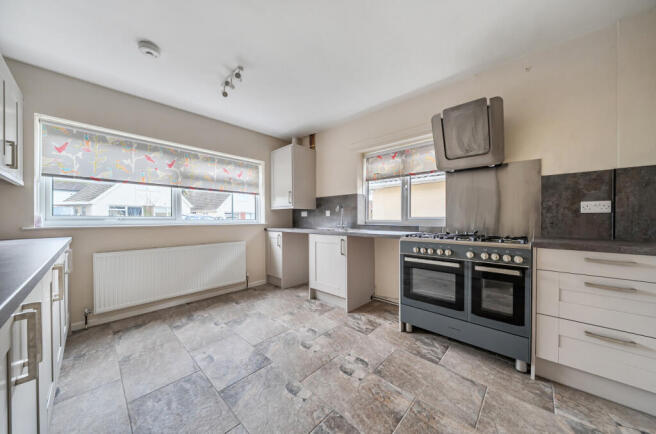 1383582-12-692456...