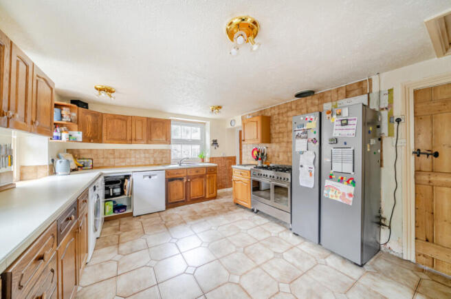 1366071-4-68f6473...