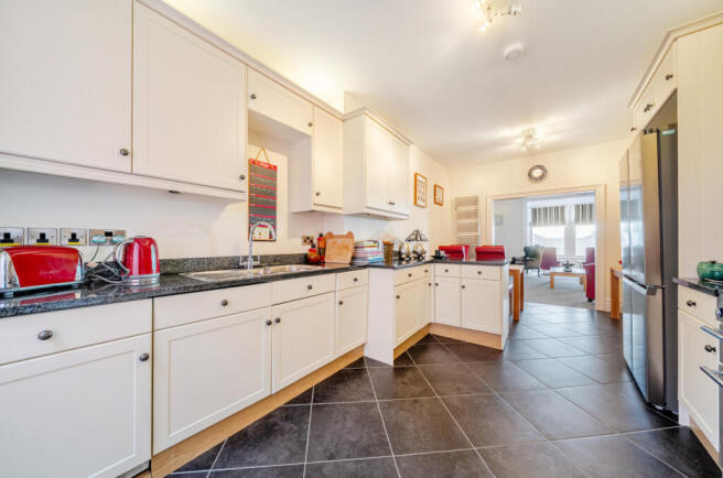 1396584-15-697259...