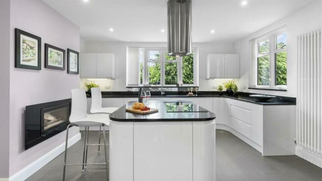 Large sociable kitchen with island