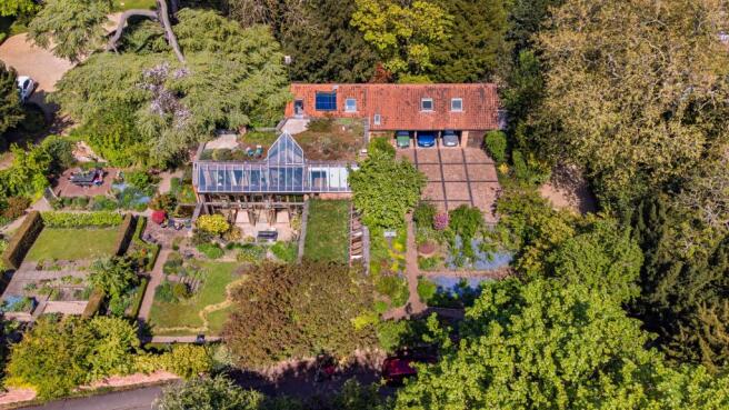 Glorious grounds and gardens at The Garden House