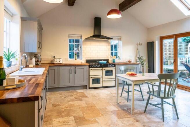 Spacious & bright kitchen extension