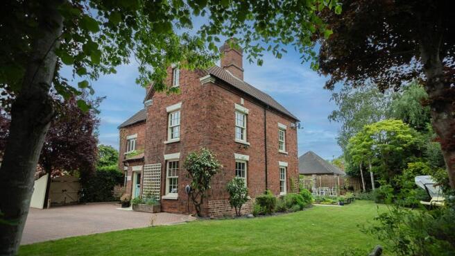 Welcome to the Georgian grandeur of Forge Mill House