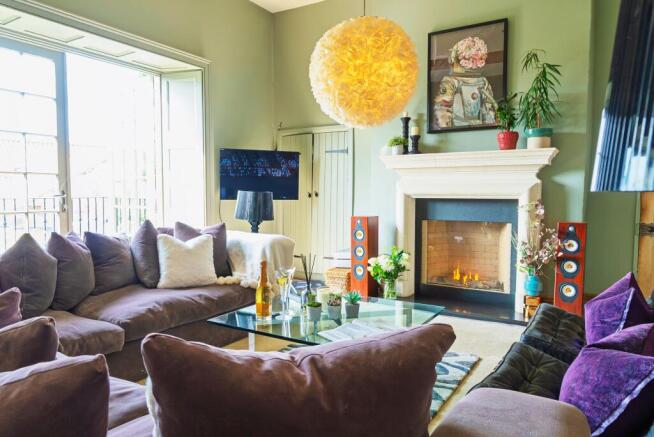 Reception 1 - A spacious room with a quintessential vista