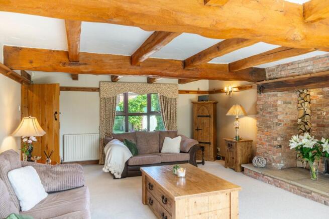 Spacious character Lounge