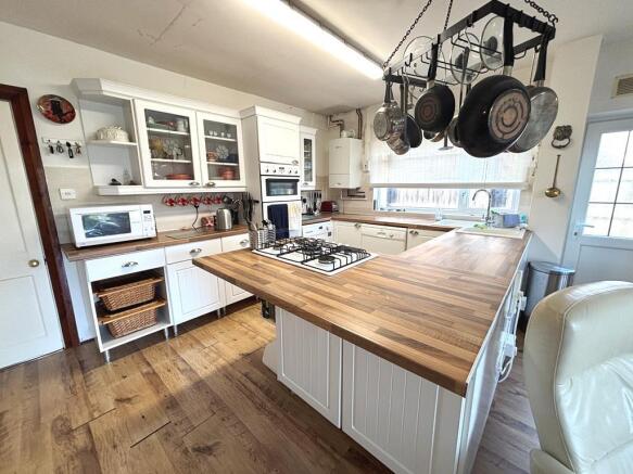 Kitchen.JPG