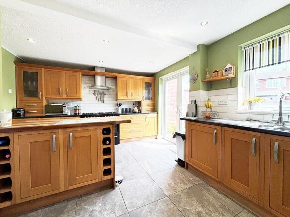 Kitchen/Breakfast.JPG