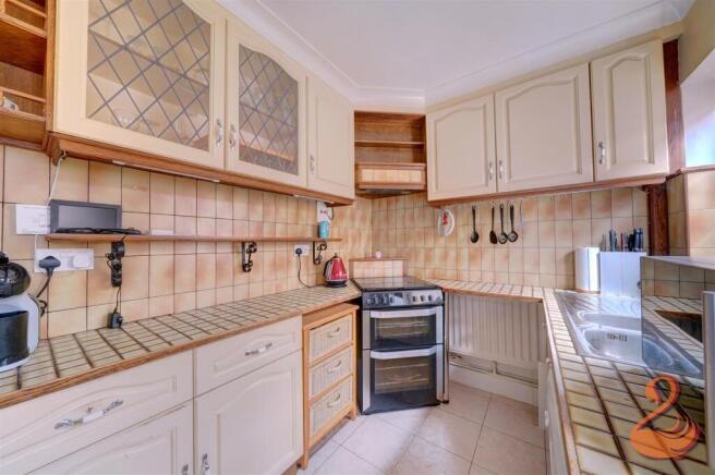 7 Lichfield Ave (12).jpg