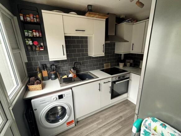 Kitchen (2).JPEG