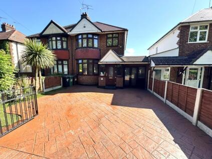 Wolverhampton Road West, Bentley