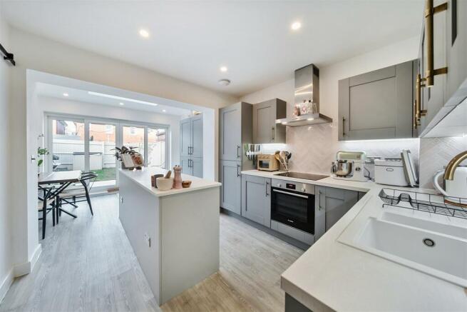 Kitchen/Breakfast Room/Morning Room: