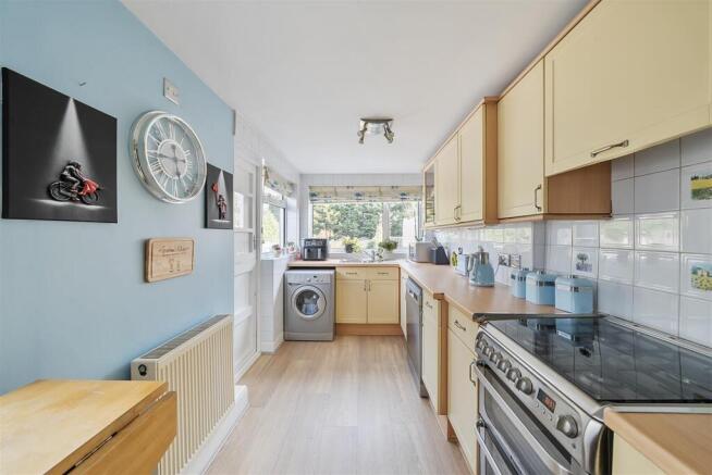 Kitchen: