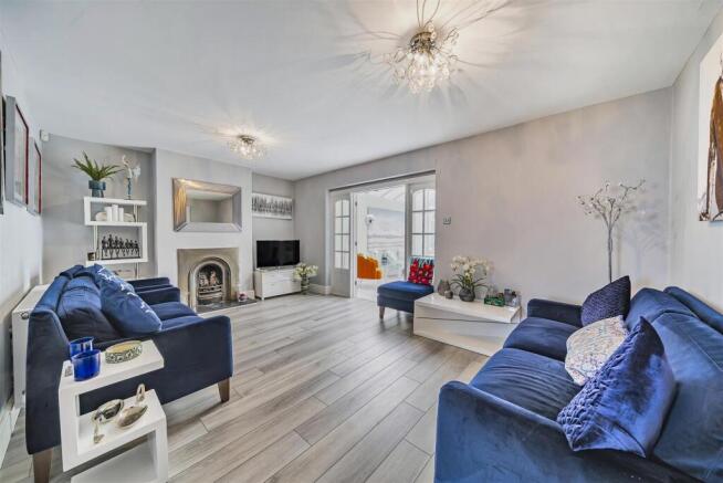 Living Room: