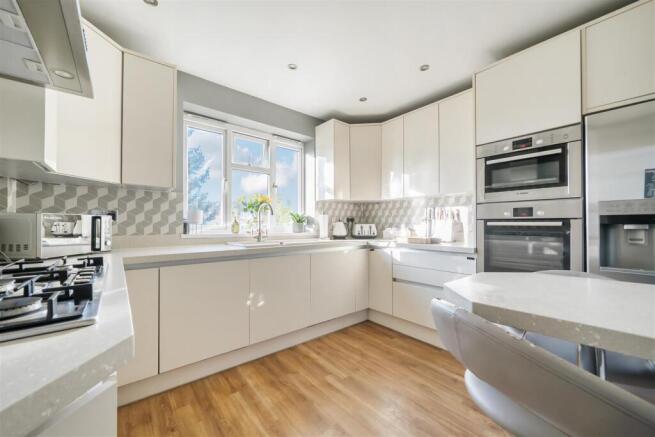 Kitchen: