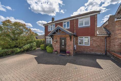 Magnaville Road, Bushey Heath, Bushey