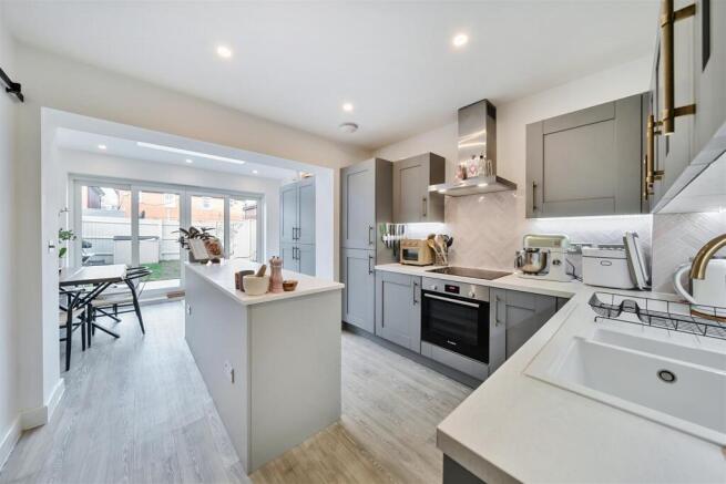 Kitchen/Breakfast Room/Morning Room: