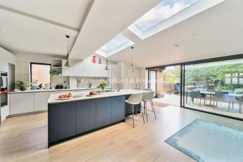 Wolstonbury, London, N12