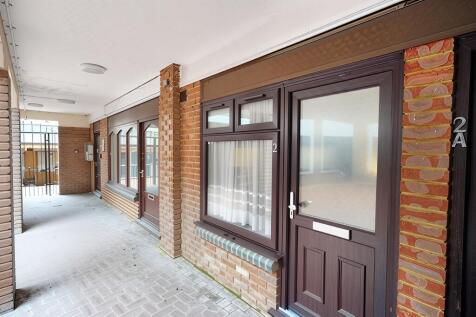 Castle Walk, Lower Street, Stansted