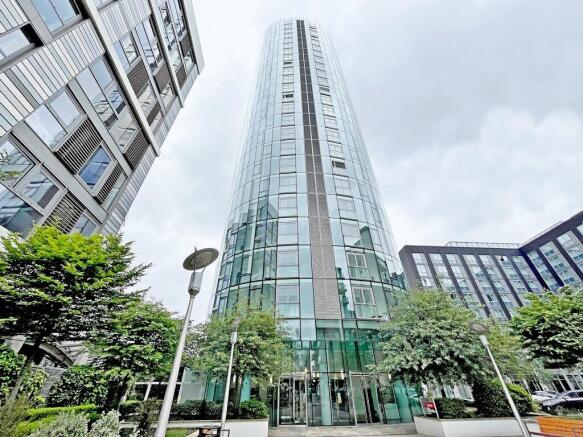 1 Bed Flat Kew Eye Brentford