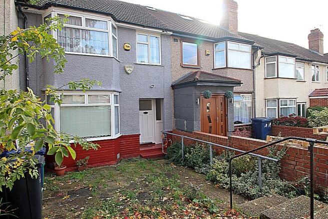3 bed Terraced house to rent Bourne View, Greenfo