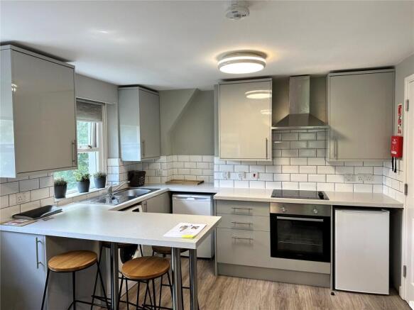 F3, 58baldwin Street