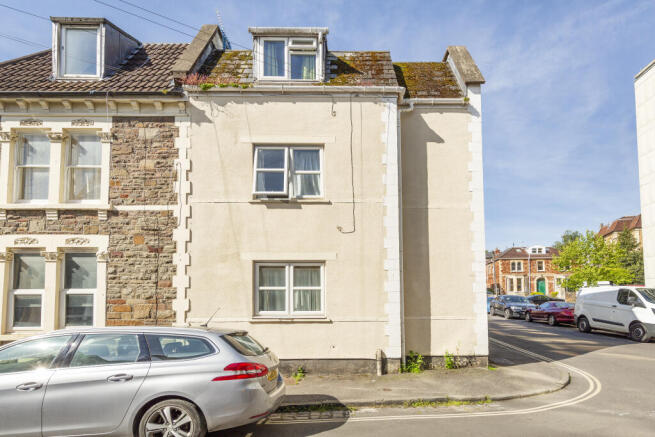 28 Oakfield Grove 2.