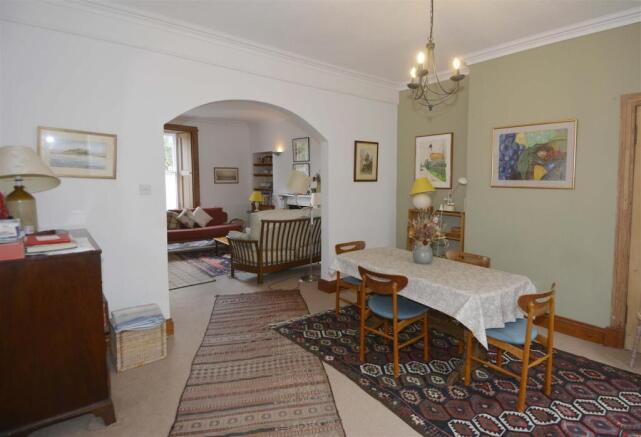 DINING ROOM.jpg