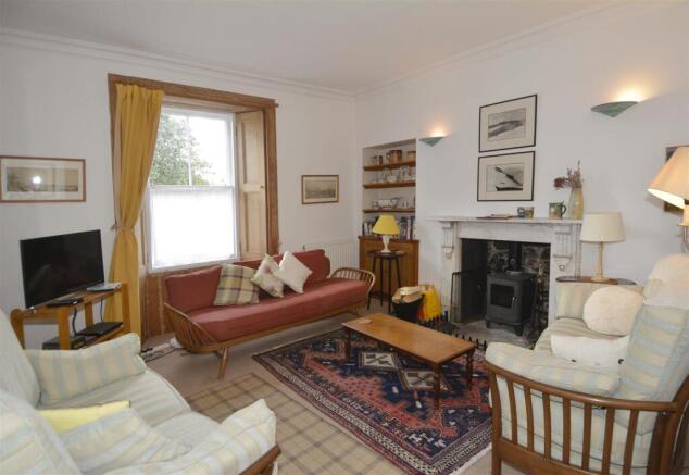 LIVING ROOM.jpg