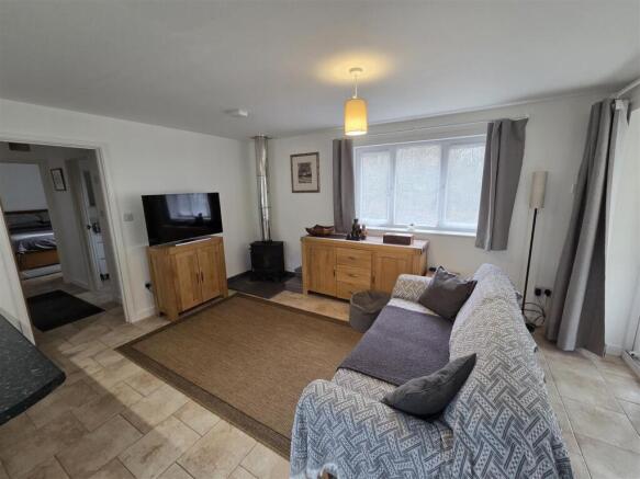 OPEN PLAN LIVING SPACE