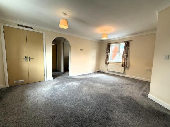 OPEN PLAN LIVING SPACE
