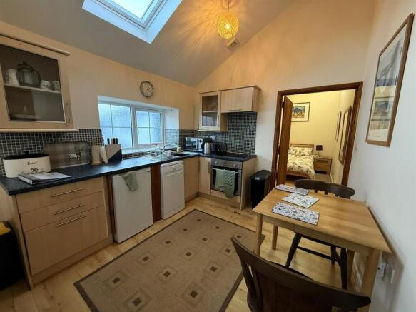 OPEN PLAN KITCHN LIVING SPACE