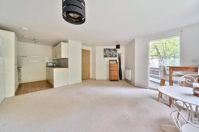 1307136-6-6846f95...