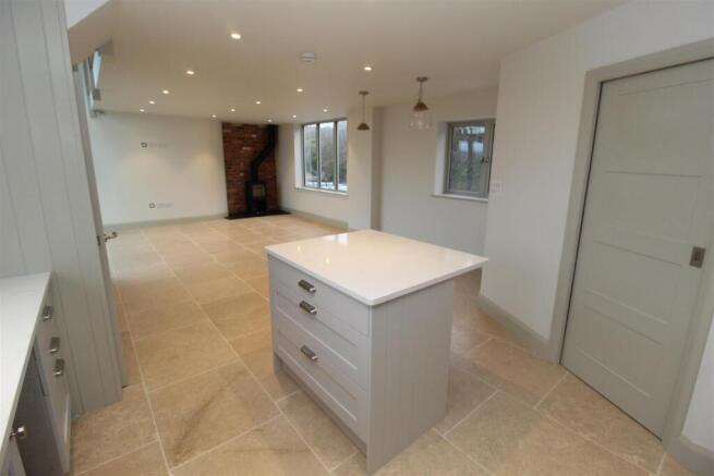 Kitchen/sitting