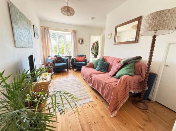 Sitting room Glou 2.jpg