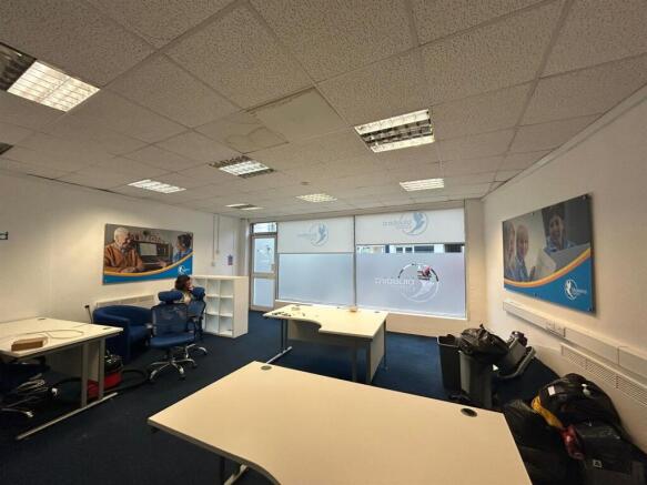 WhatsApp Image 2025-10-13 at 16.53.56.jpeg