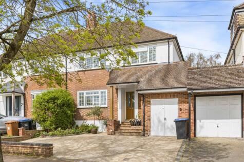 The Gardens, Brookmans Park, AL9