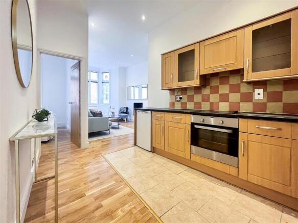 Kitchen lounge (1 of 1).jpg