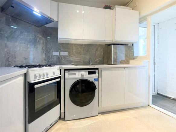kitchen (1 of 1).jpg