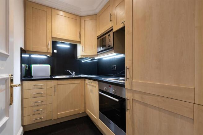 kitchen (1 of 1).jpg