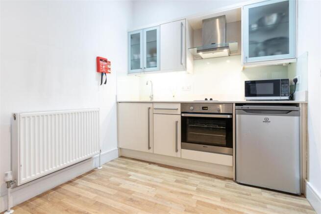 kitchen (1 of 1).jpg