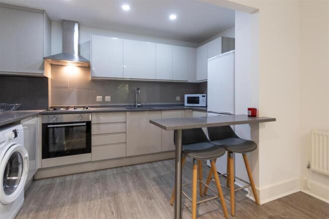 kitchen (1 of 1).jpg