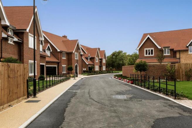 6 bedroom Detached for sale