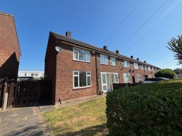 3 Bed Semi Detached House To Rent