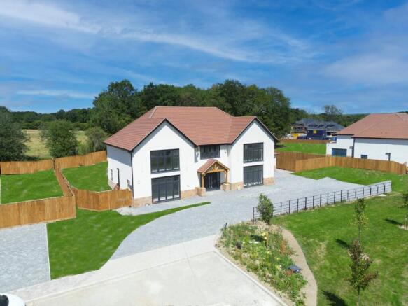 4 & 5 Bedroom Detached Homes