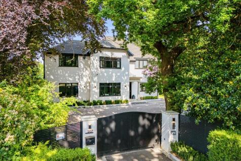 Woodford Road, Woodford