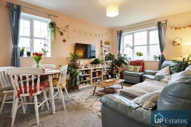 LOUNGE/ DINER