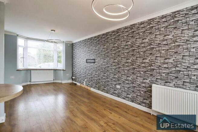 LOUNGE/ DINING ROOM