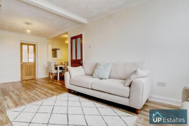 LIVING/DINING ROOM